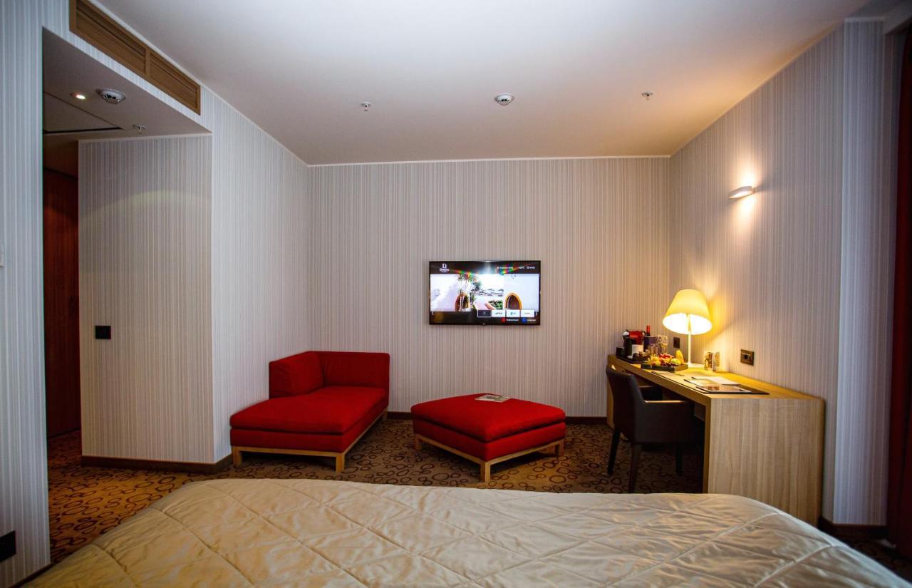 Domina Hotel Novosibirsk Luaran gambar