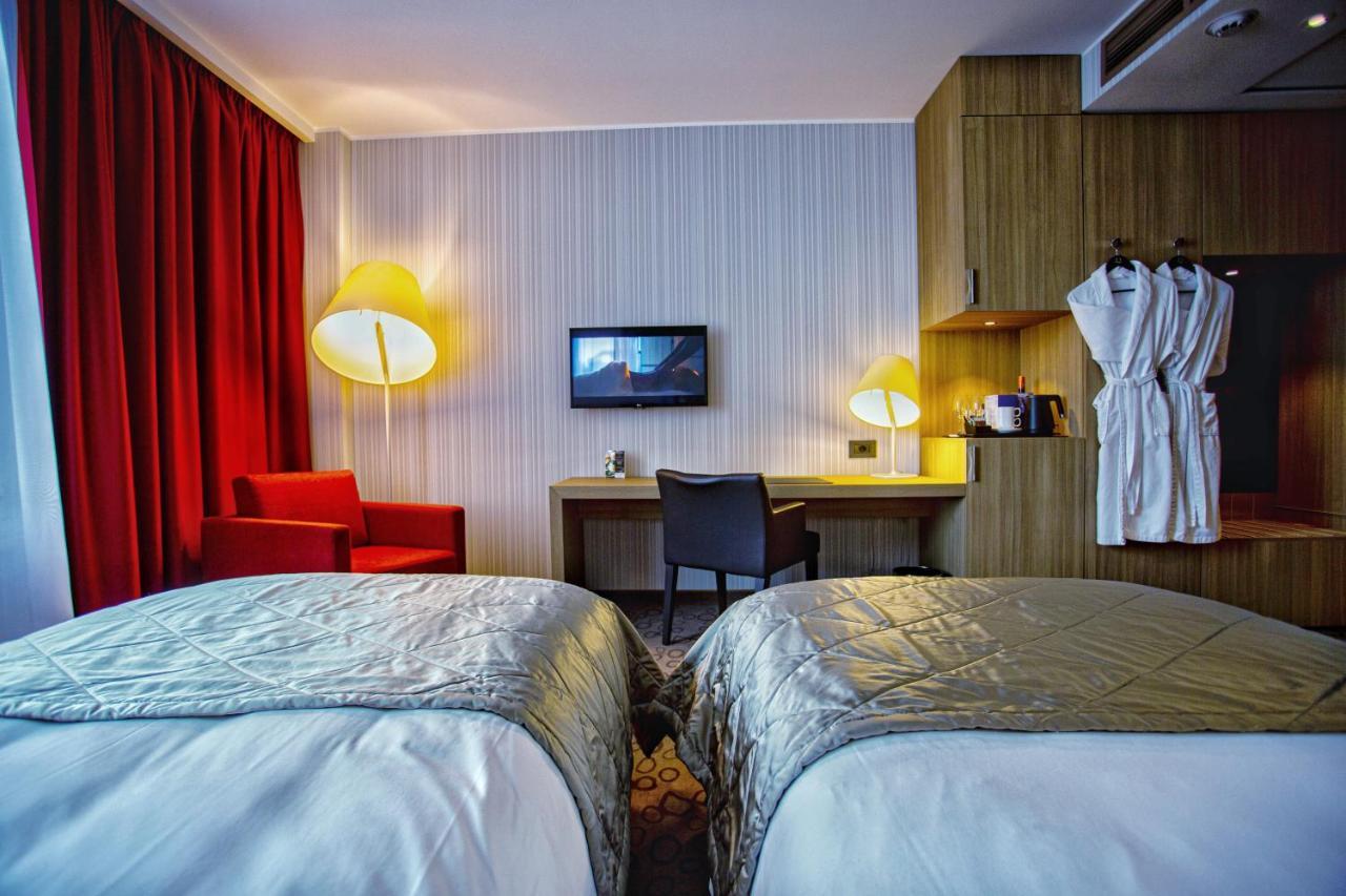 Domina Hotel Novosibirsk Luaran gambar