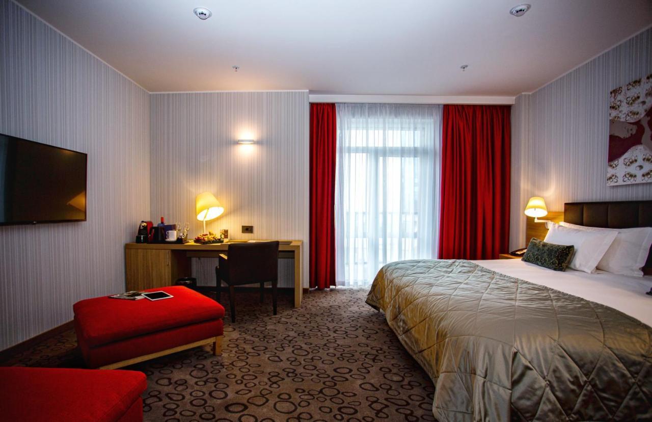 Domina Hotel Novosibirsk Luaran gambar