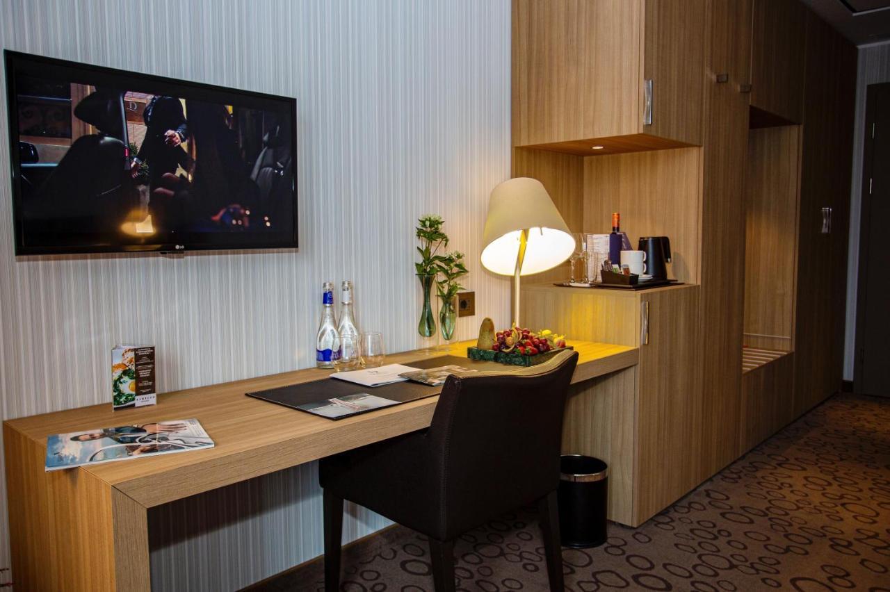 Domina Hotel Novosibirsk Luaran gambar