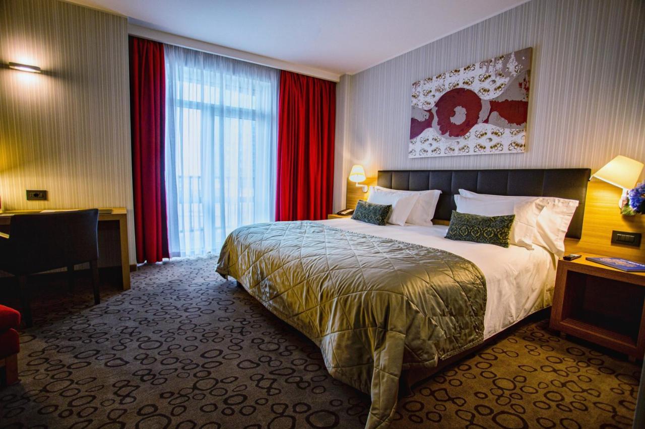 Domina Hotel Novosibirsk Luaran gambar