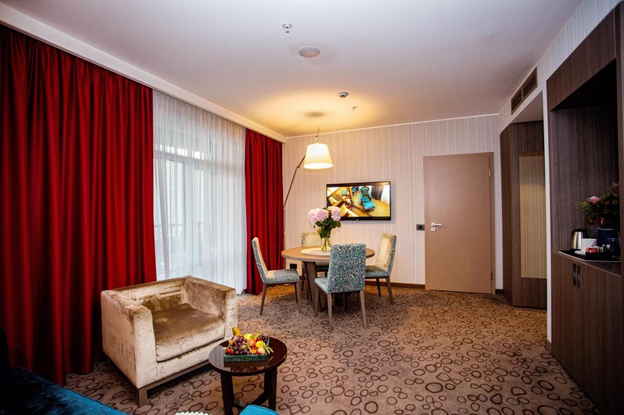 Domina Hotel Novosibirsk Luaran gambar